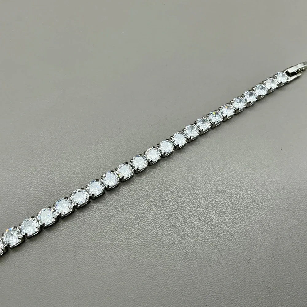 N/A tennis bracelet