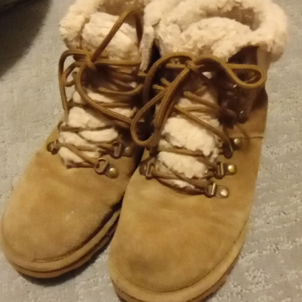 BEARPAW Marie Genuine Sheepskin Boots, 7M