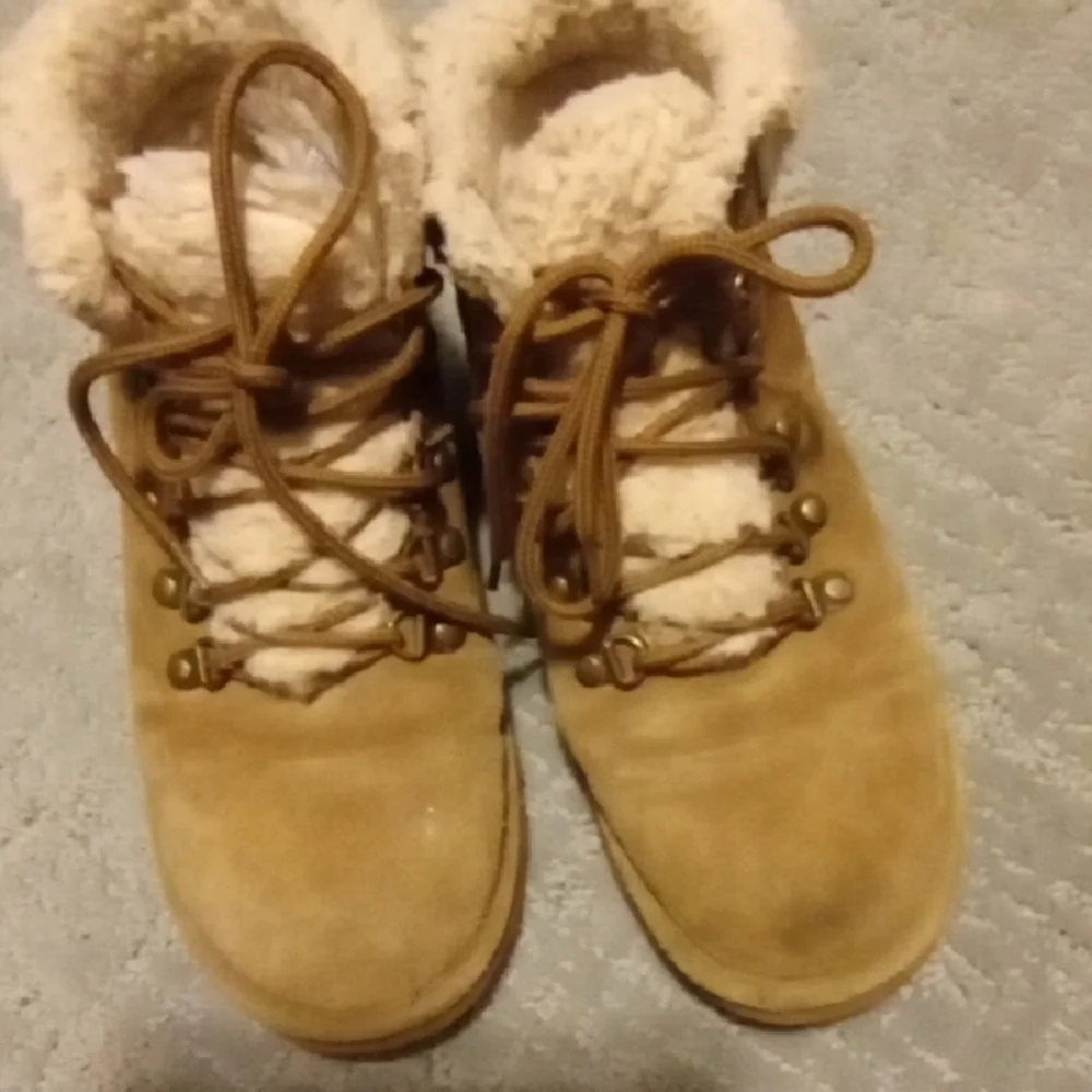BearPaw cozy winter