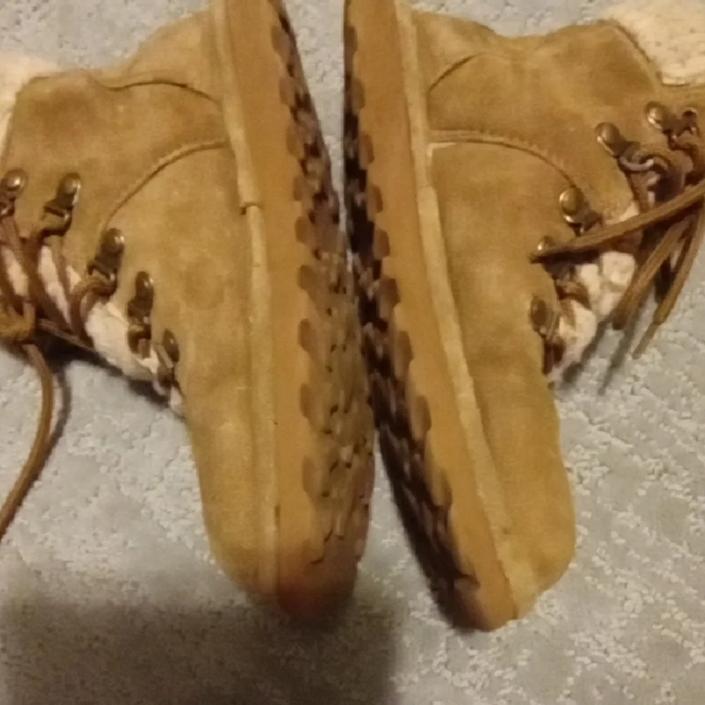 BearPaw cozy winter