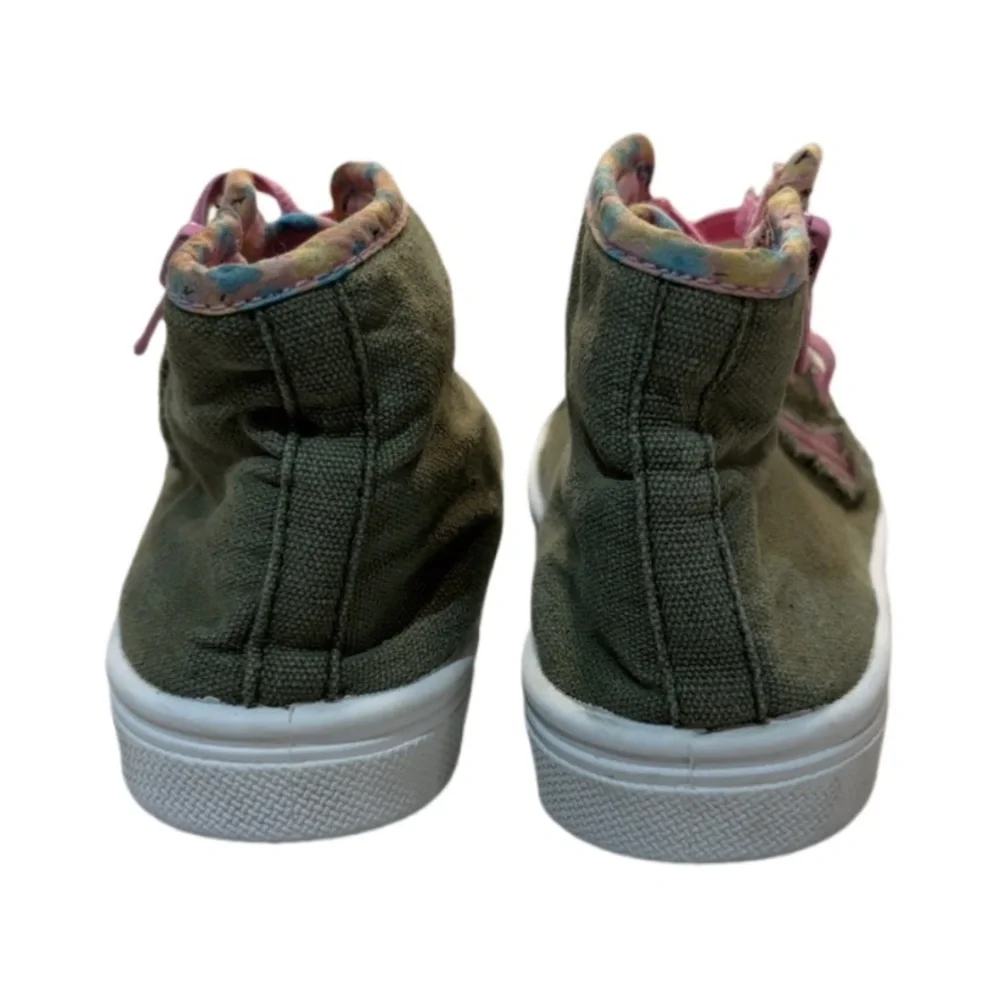 oomphies stylish olive