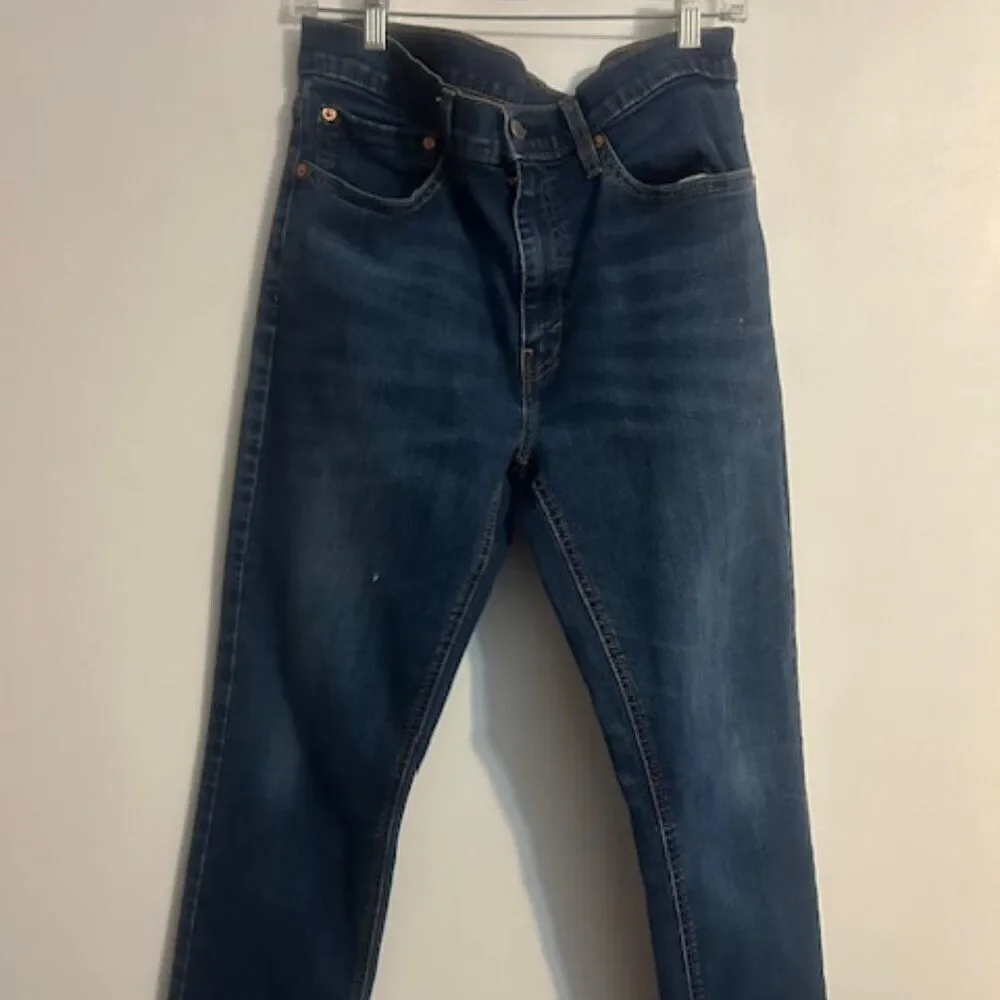 Levi's 541 distressed 5 pocket denim jean, size 34/32
