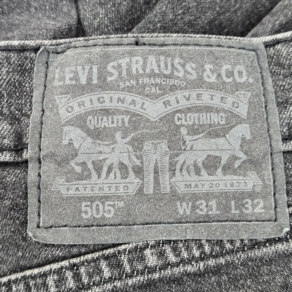 Levis *please carefully