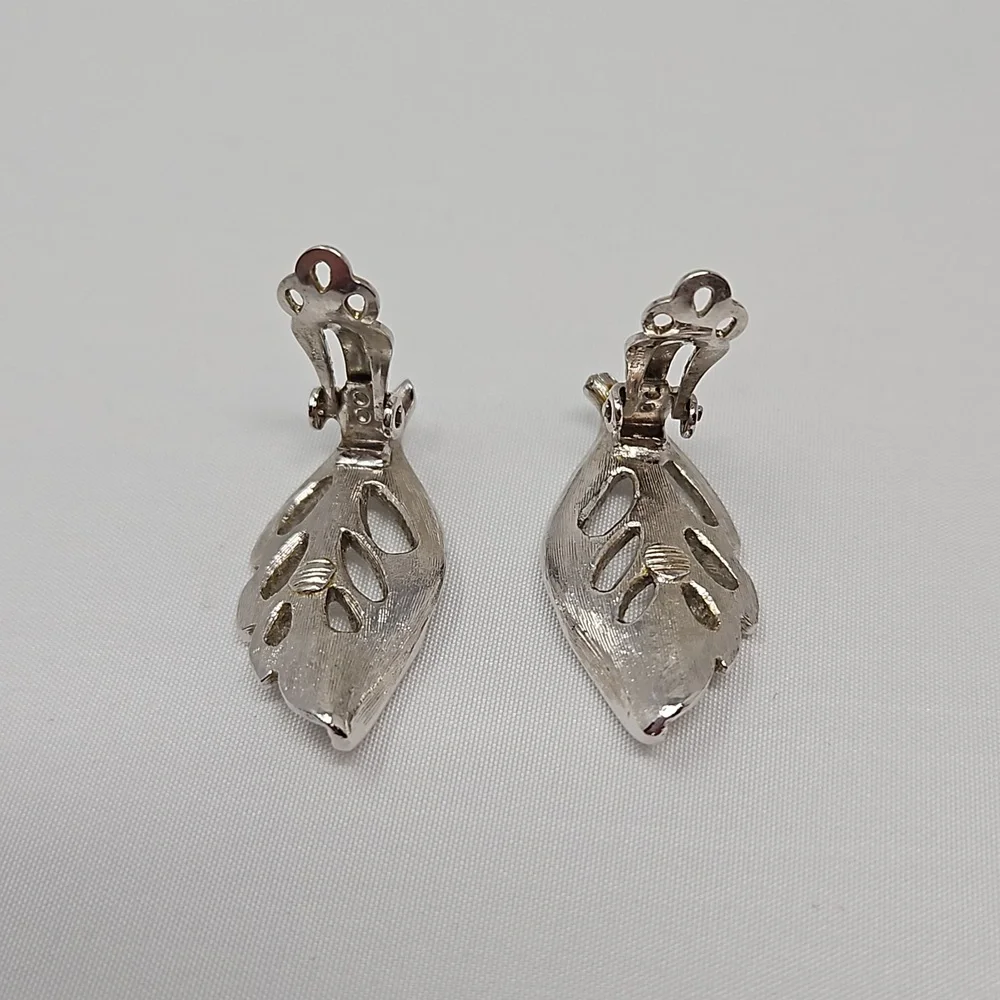 Vintage leaf earrings