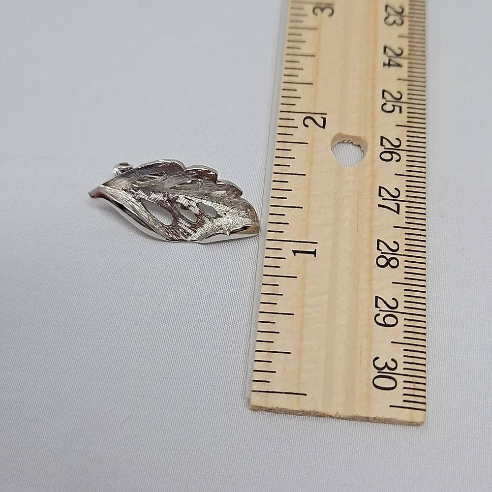 Vintage leaf earrings