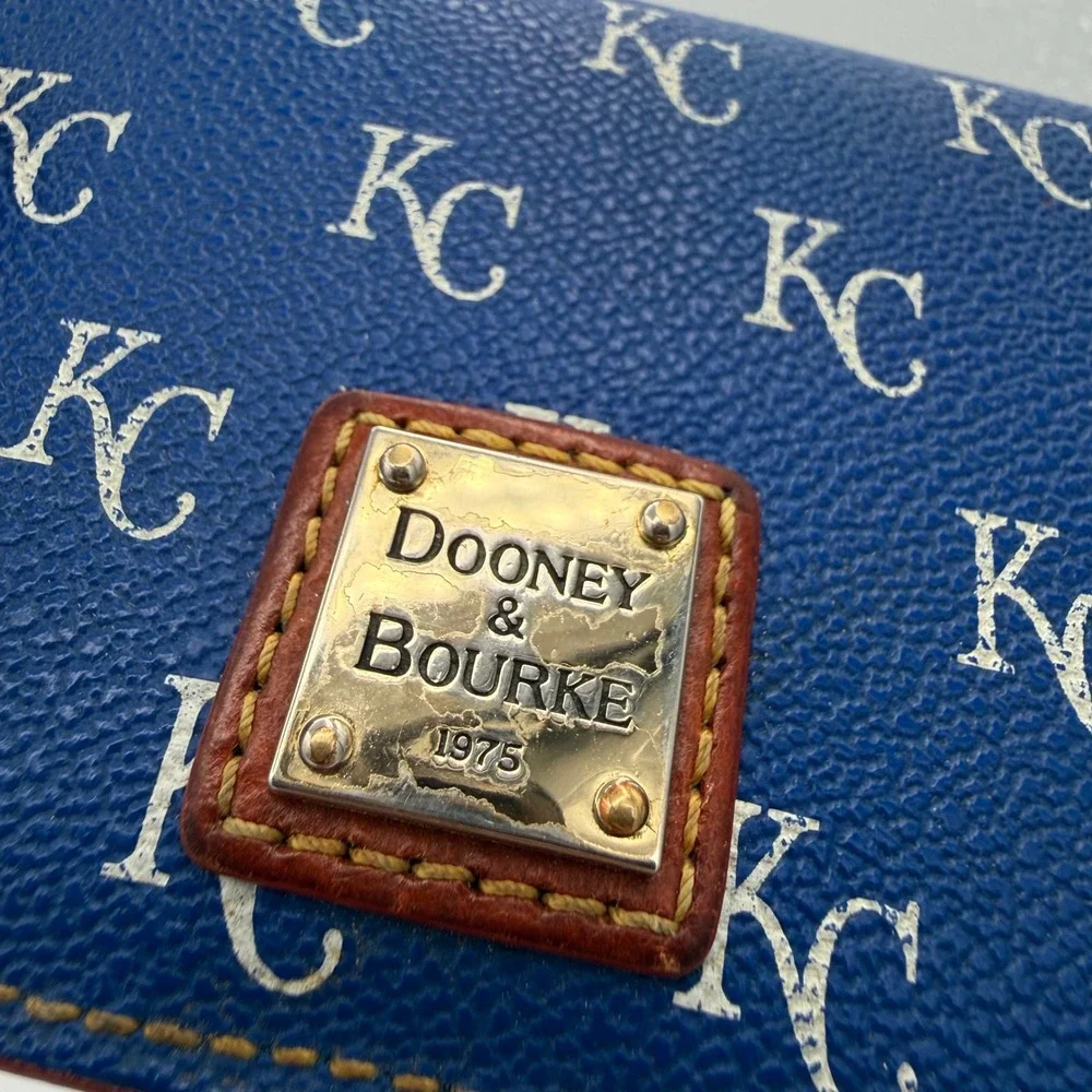 Dooney & Bourke loved pre