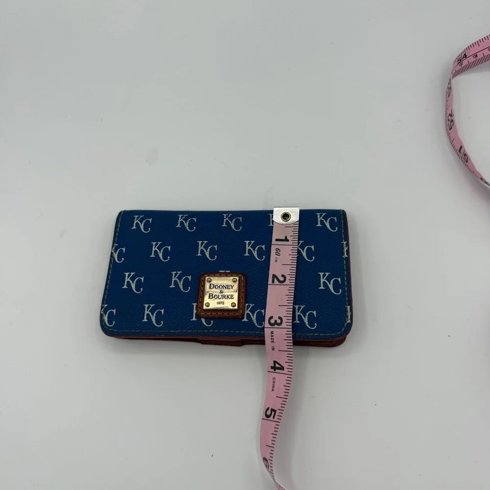 Dooney & Bourke loved pre