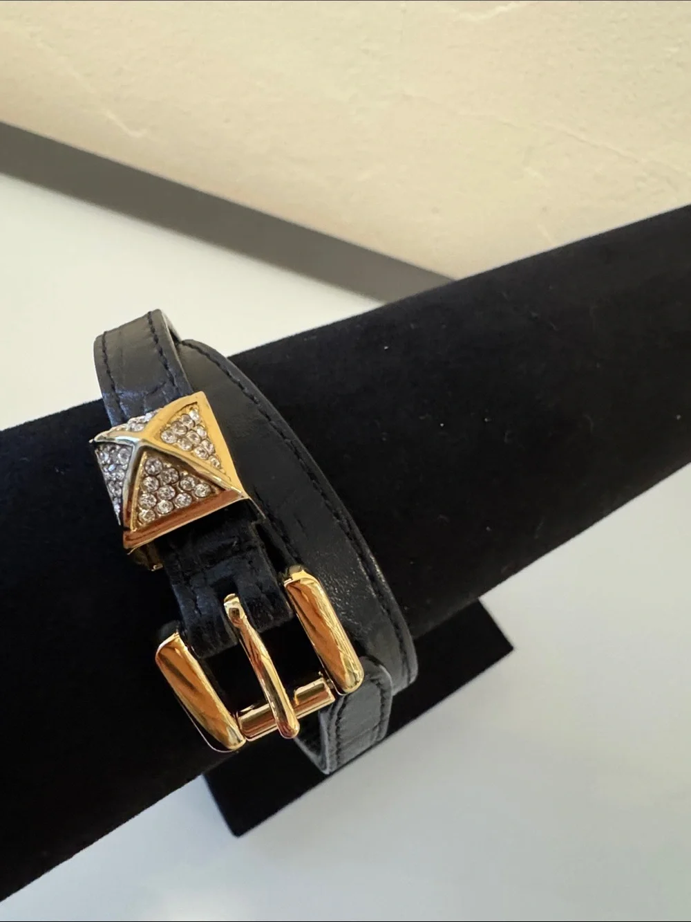 N/A sleek black