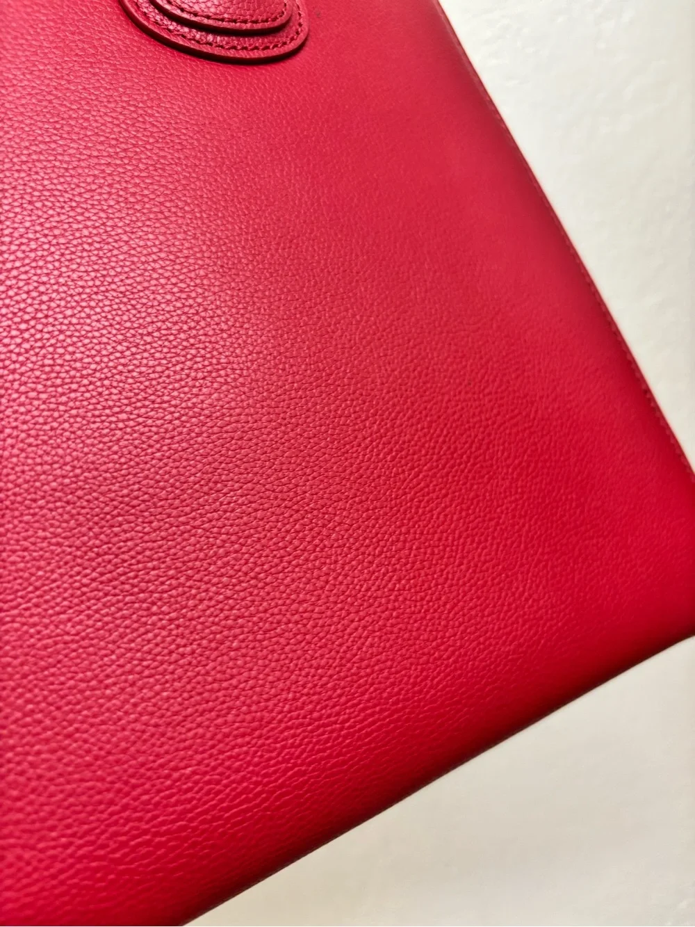 Moncrief sleek structured