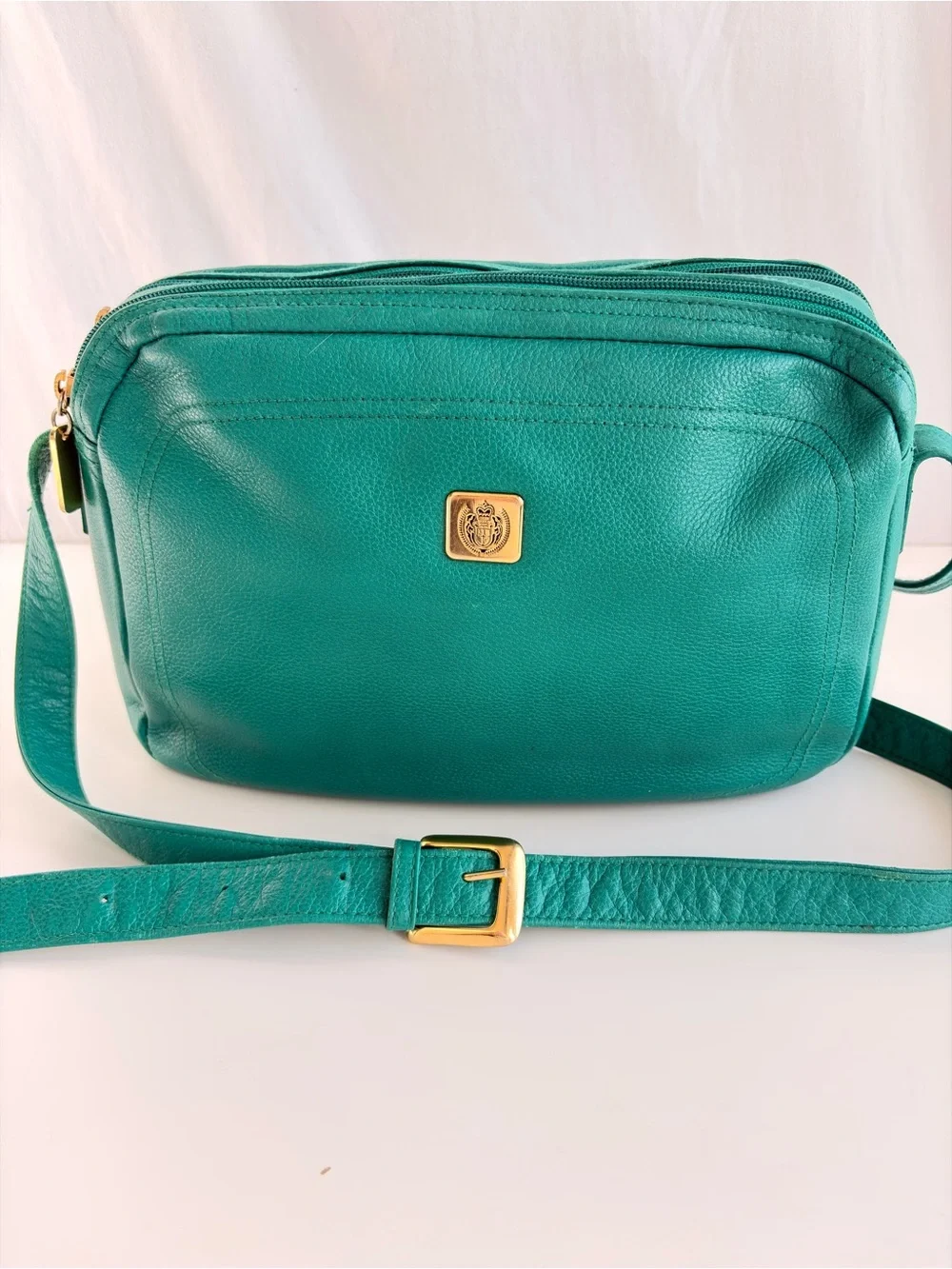 Liz Claiborne 1990s genuine dents