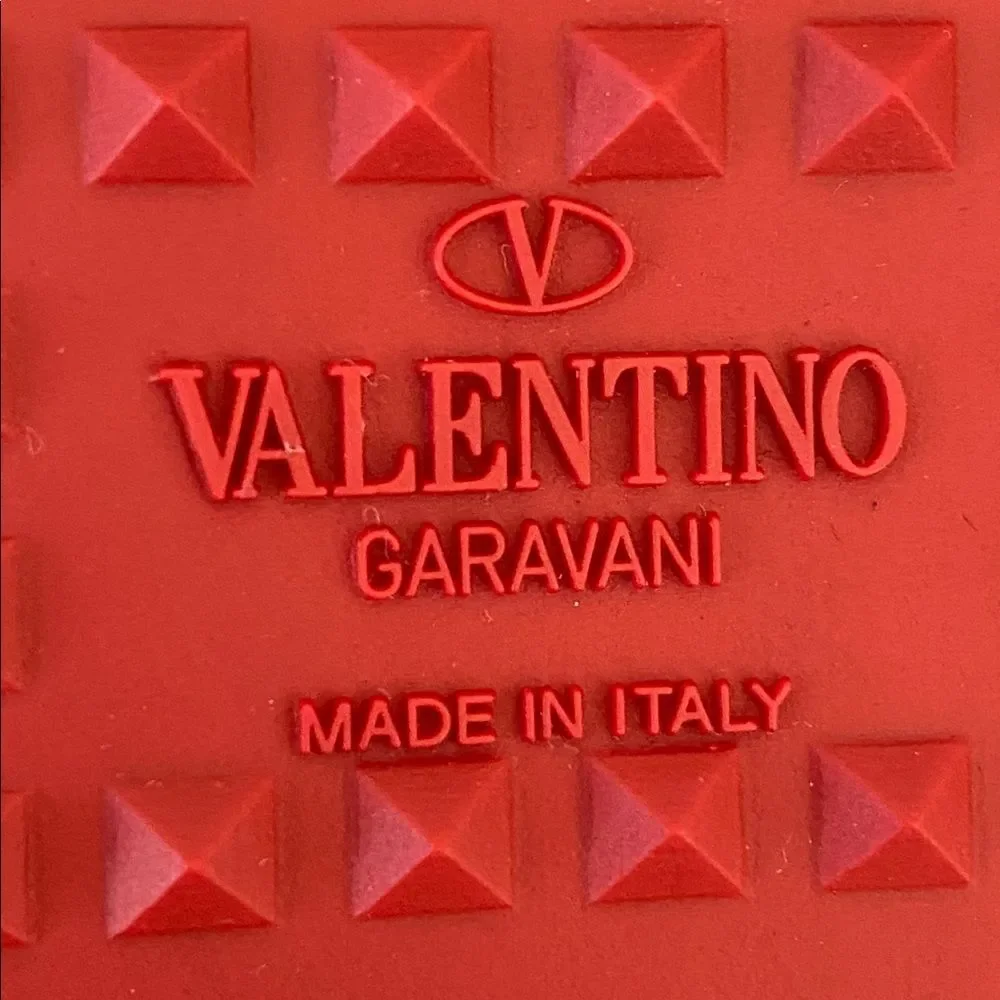 Valentino garavani presents
