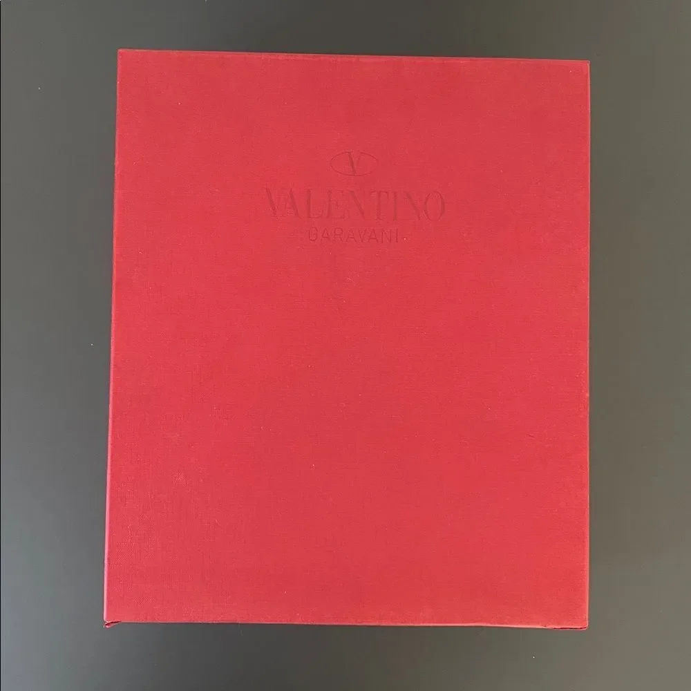 Valentino garavani presents