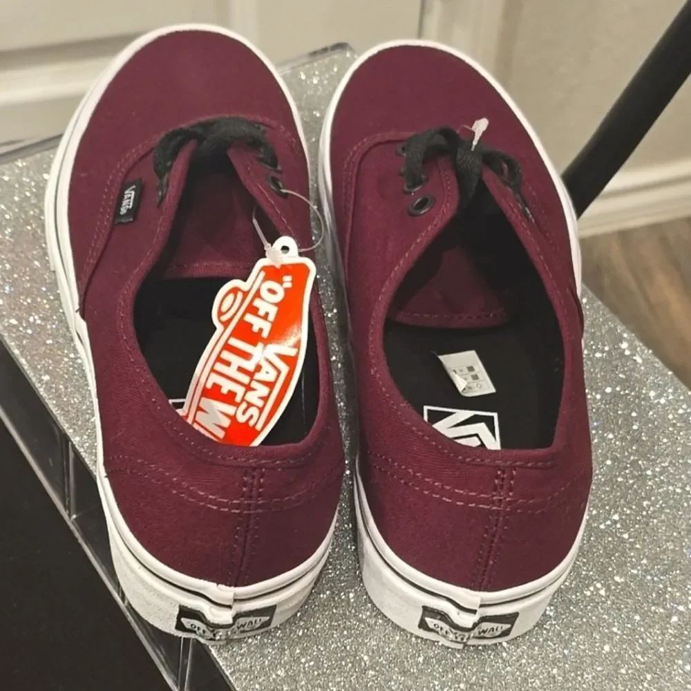 Vans no photos