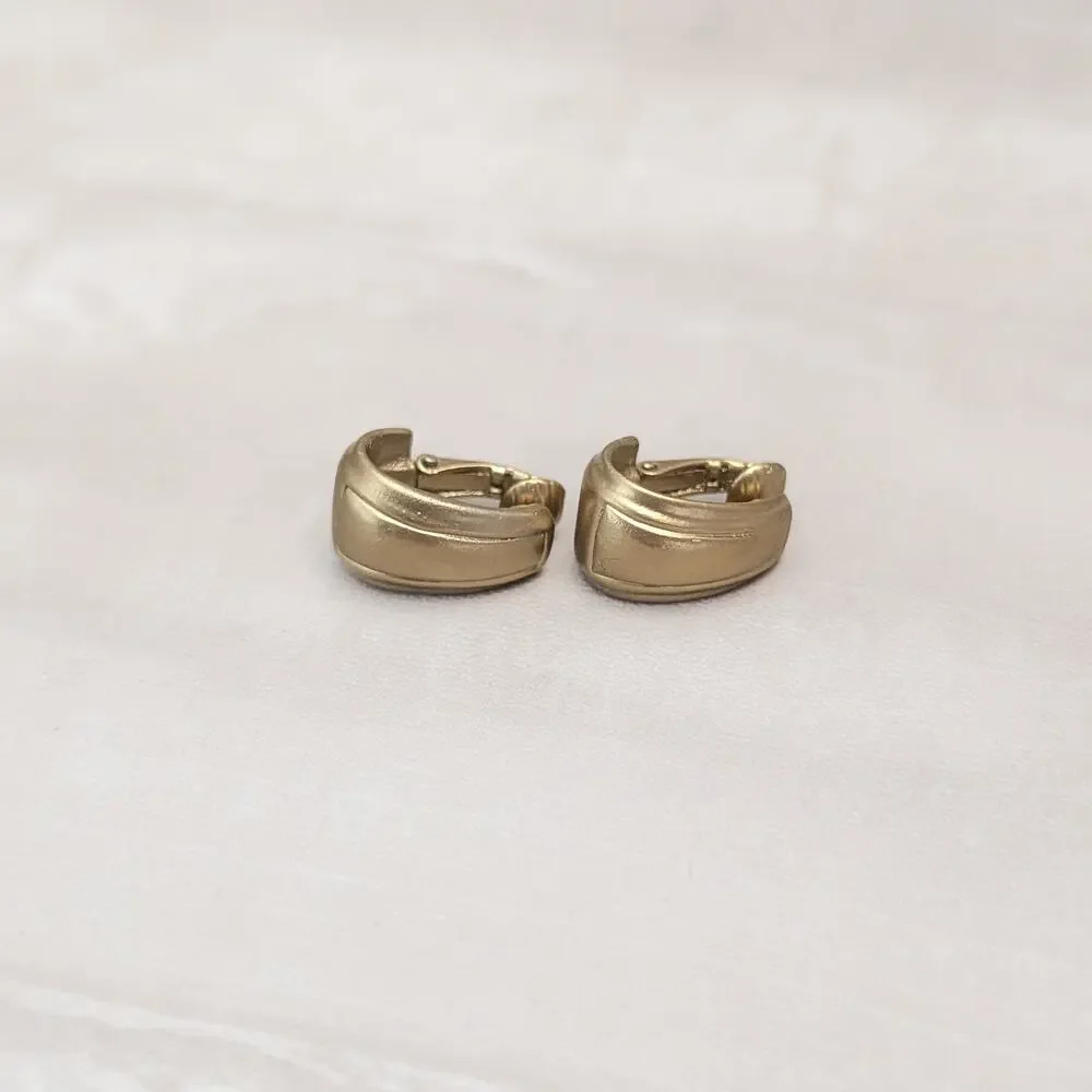 Vintage clip earrings