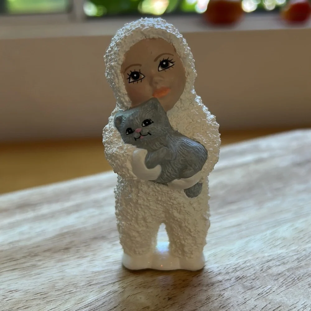 Vintage Miniature Ceramic Eskimo Like Figure Holding A Gray Kitty Cat Figurine