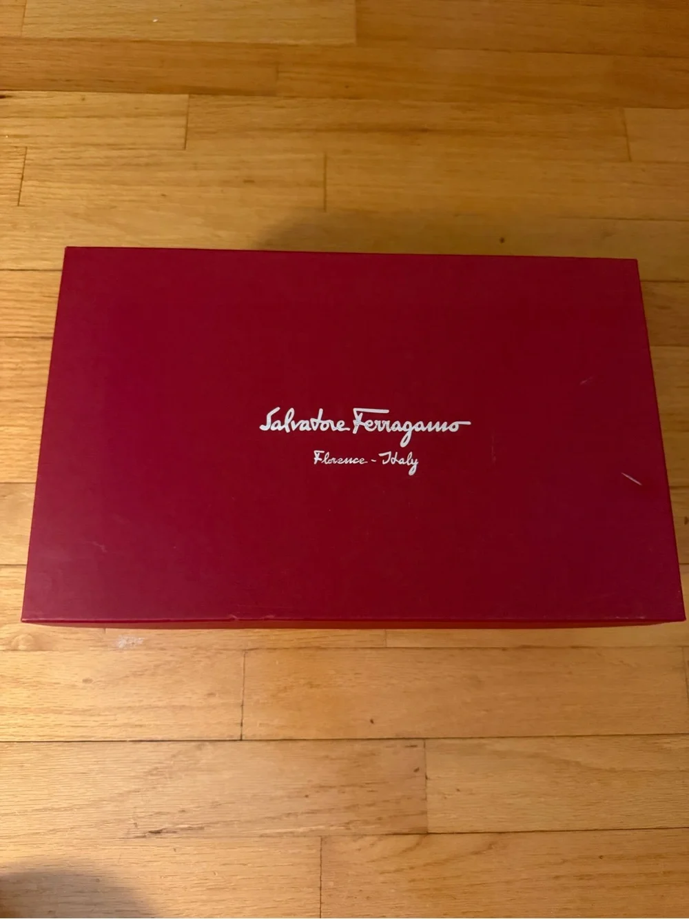 Salvatore Ferragamo Men's Shoe Box - Red unisex 7-12