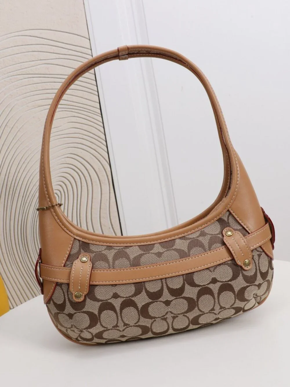 Coach classic signature