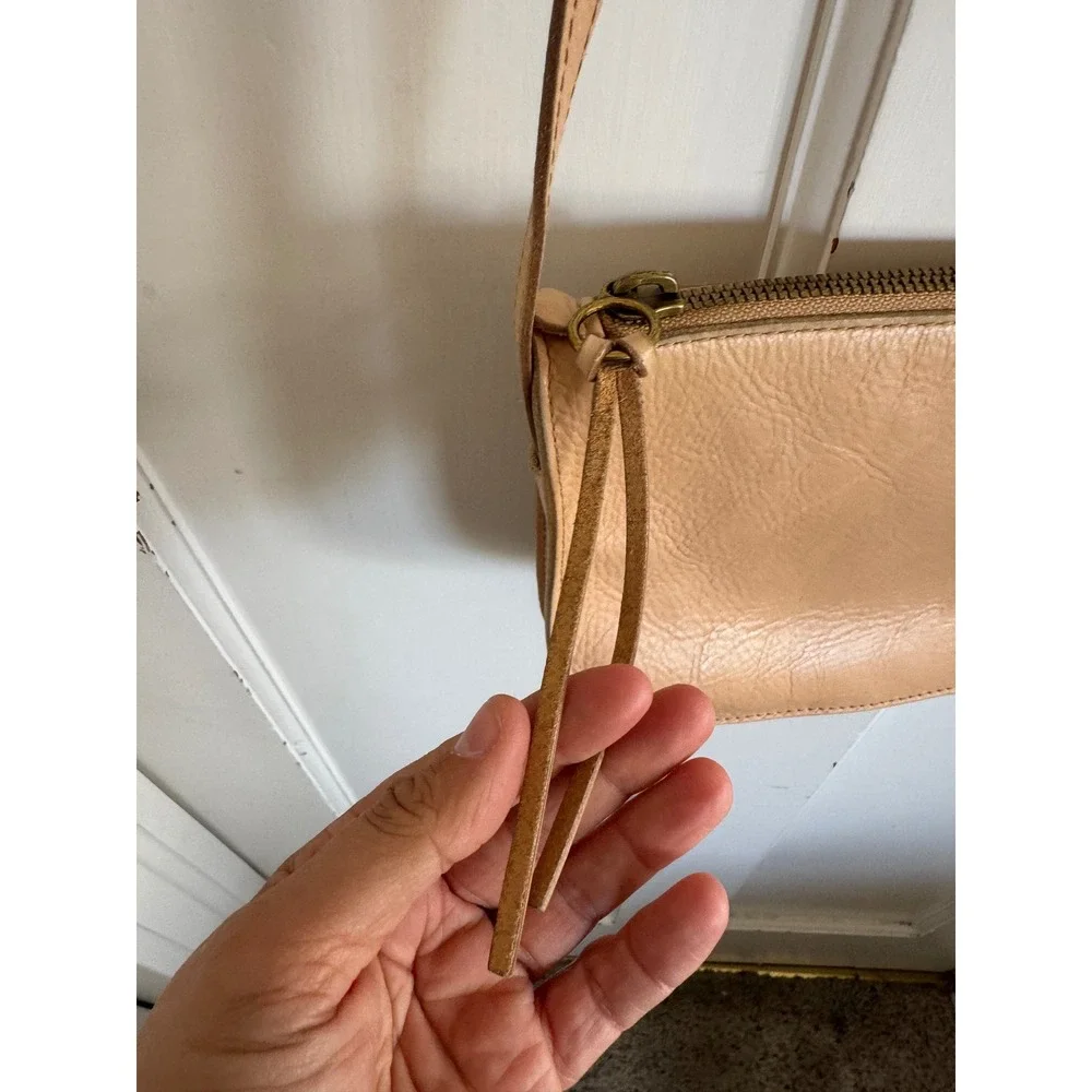 Madewell tan simple
