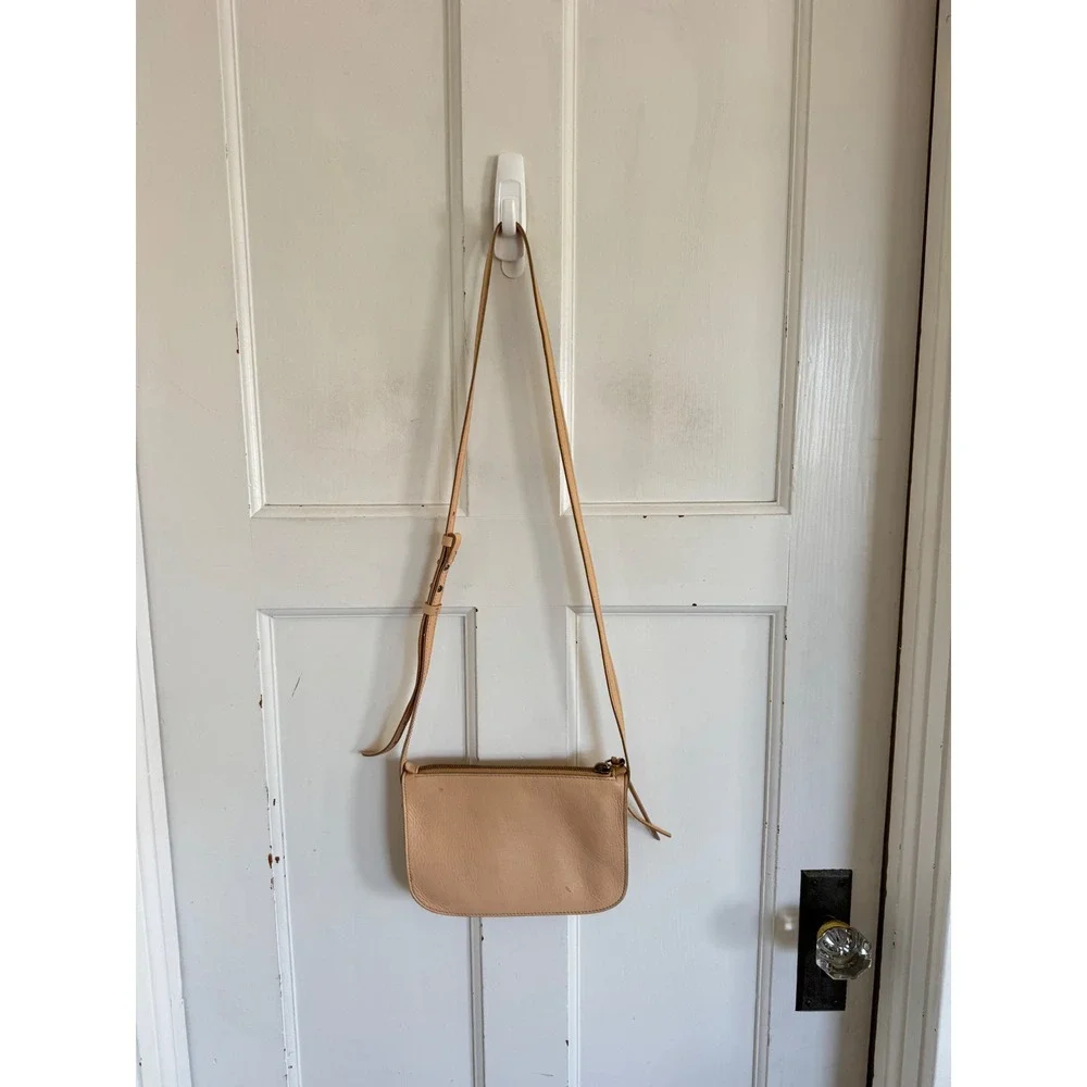 Madewell tan simple