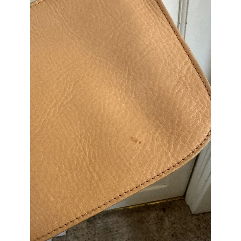 Madewell tan simple