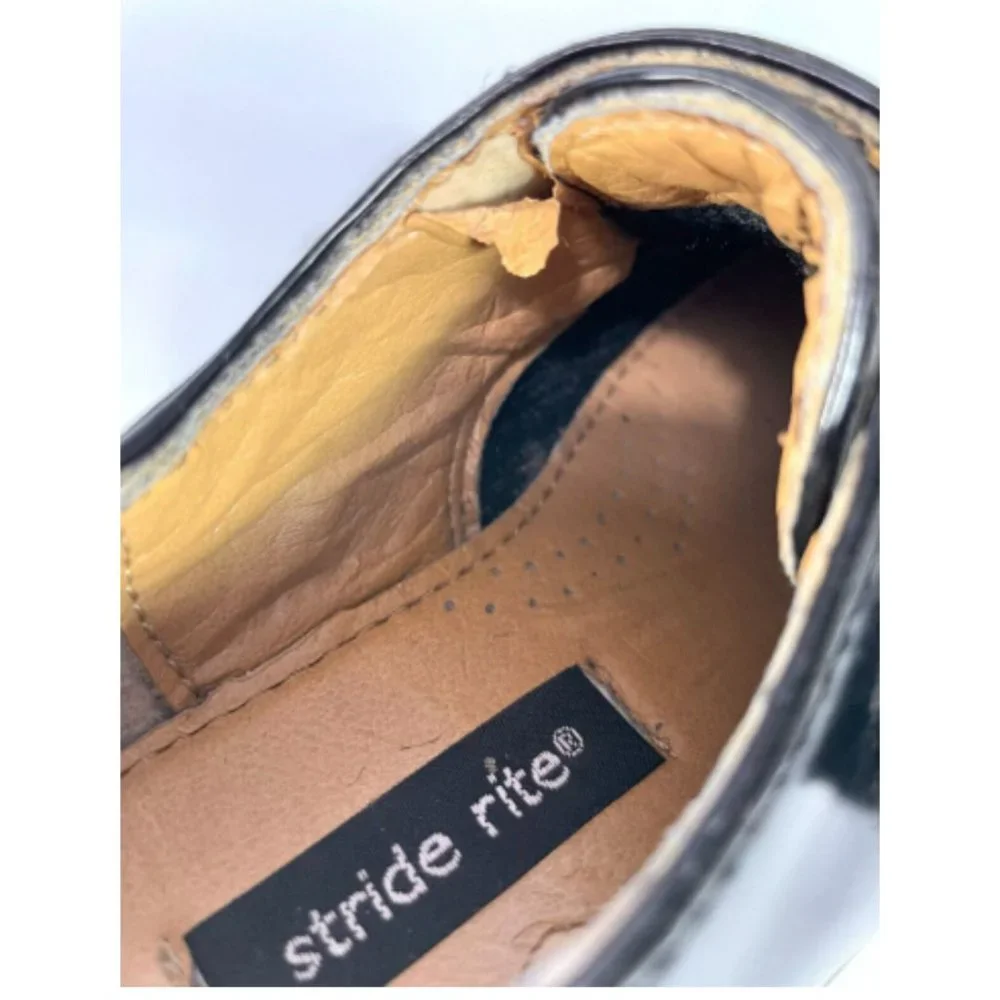 Stride Rite shoes close