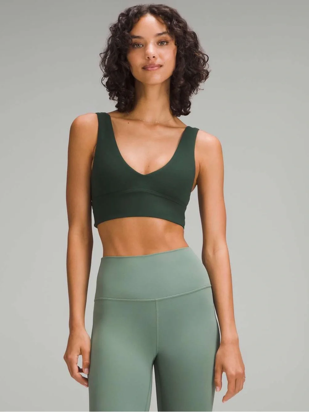 lululemon V-Neck Bra Light Support, A/B Cup legacy green - size 4