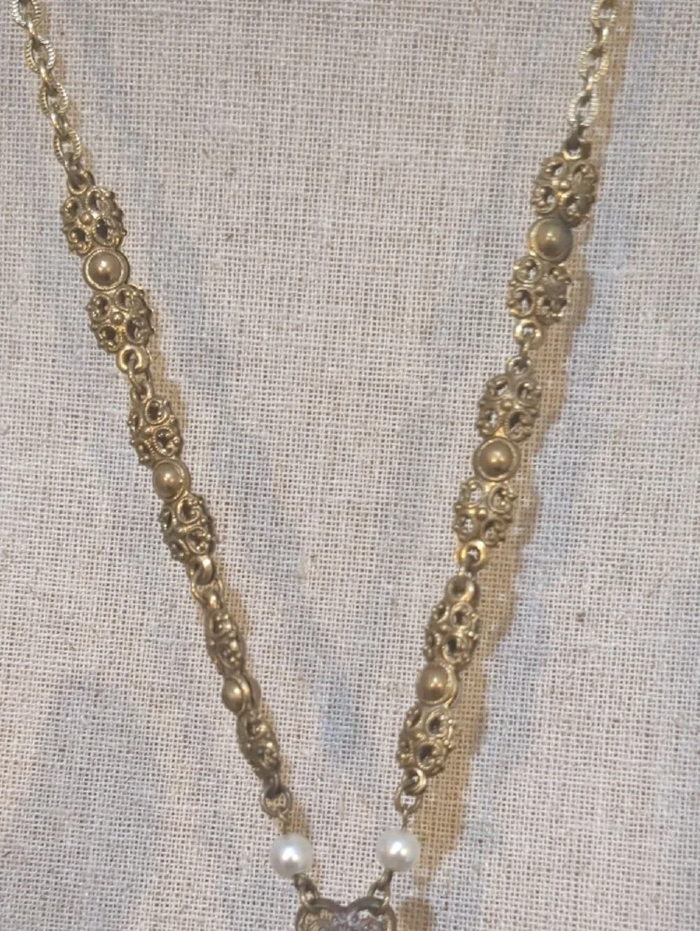 N/A elegant gold