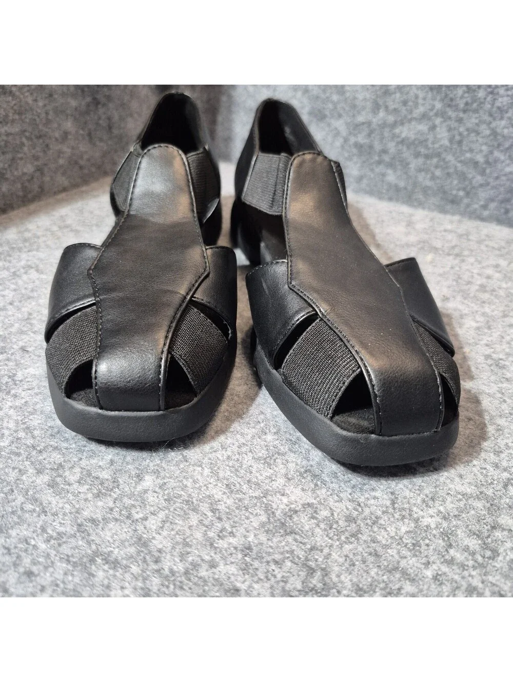 AEROSOLES product pair