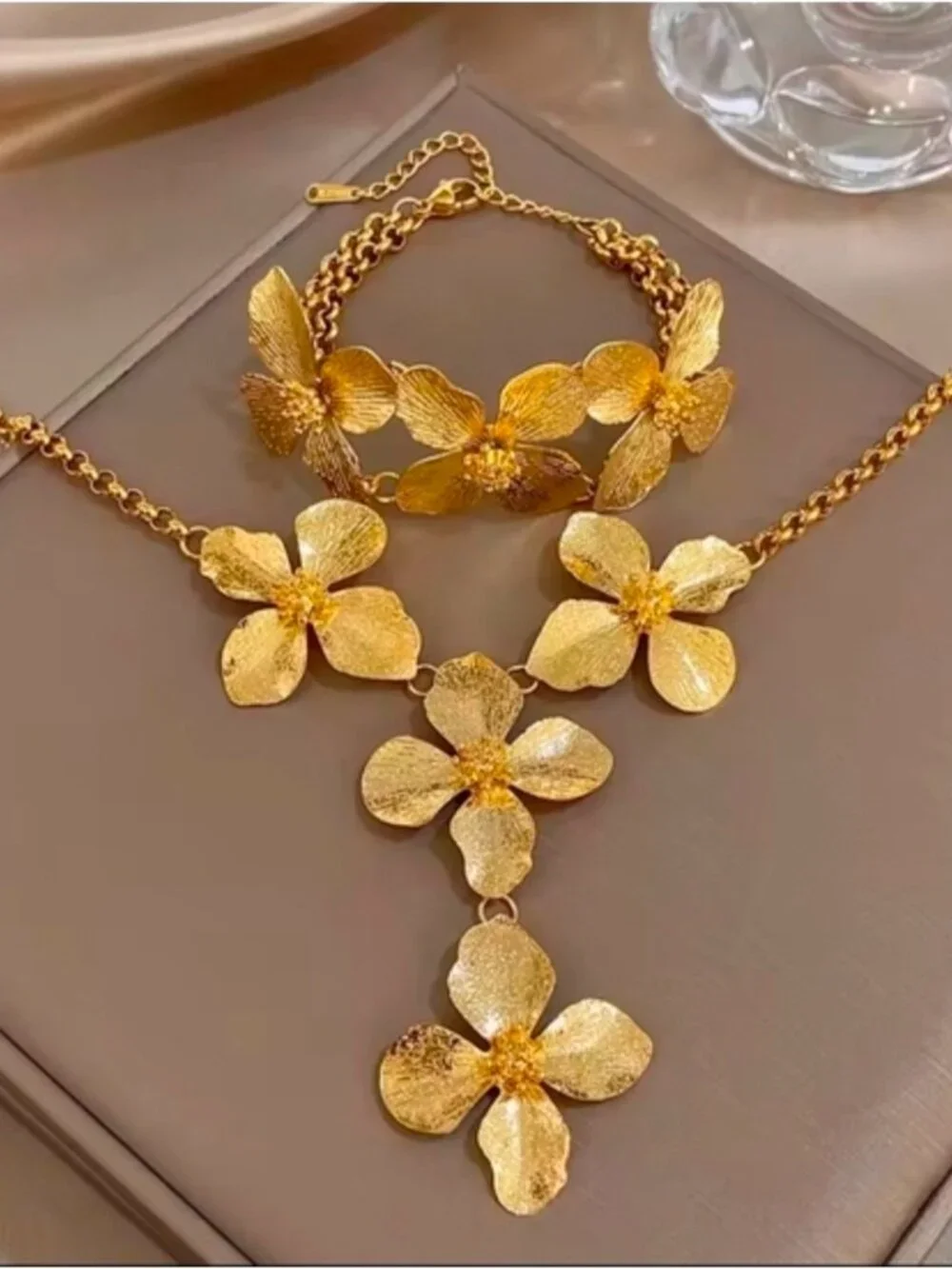 Textured Gold Floral Pendant Necklace
