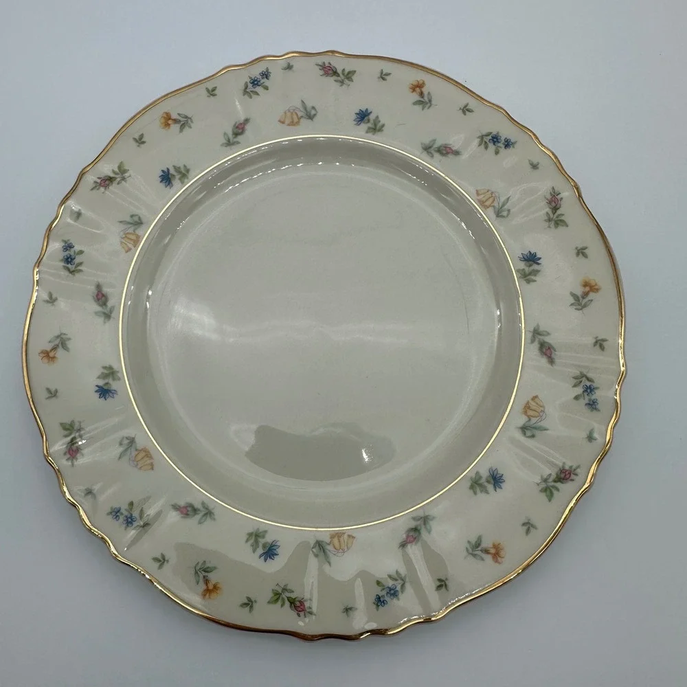Syracuse China set four