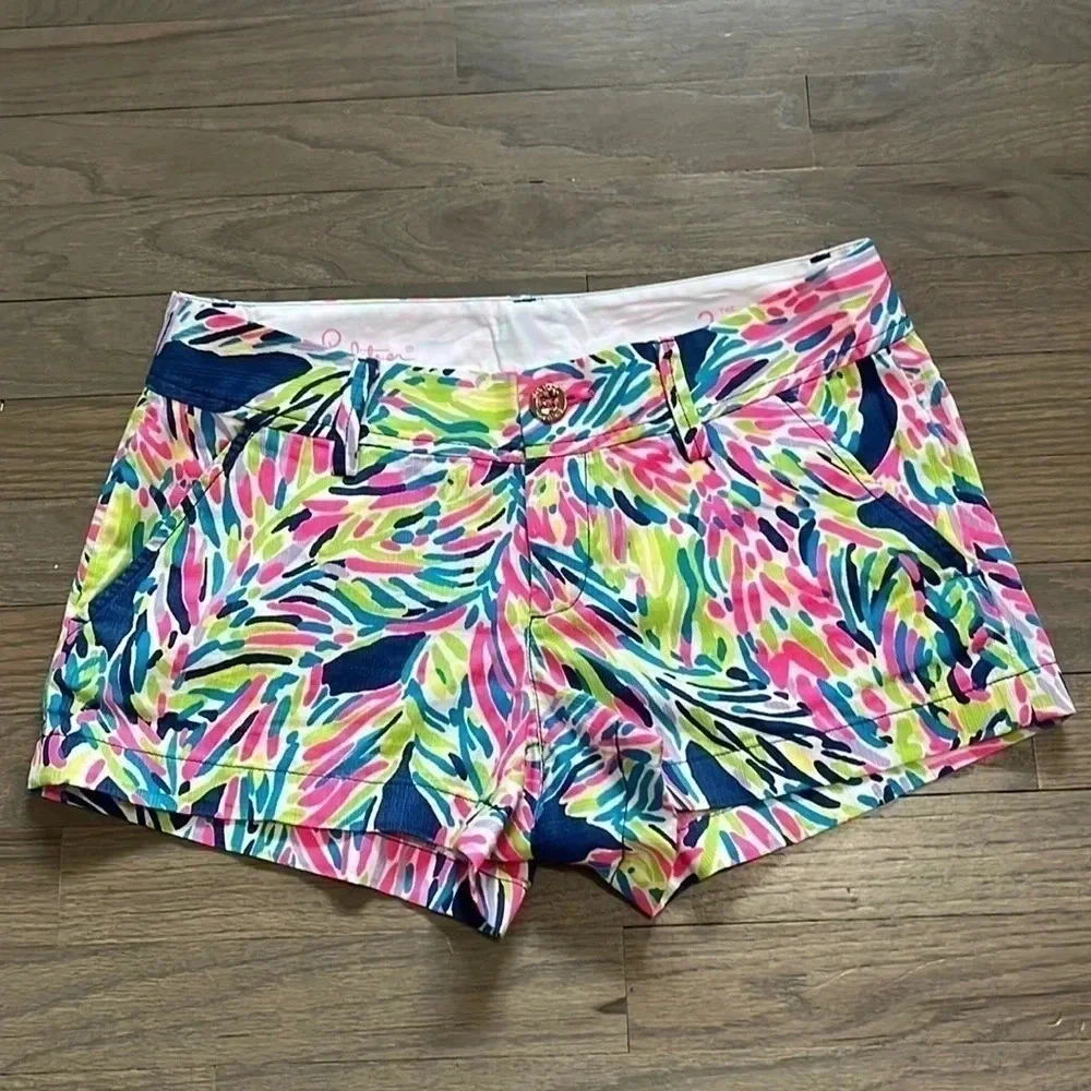 LILLY Pulitzer The Walsh Short. Size 2. Excellent condition!