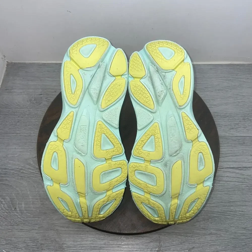 Hoka One One hoka one