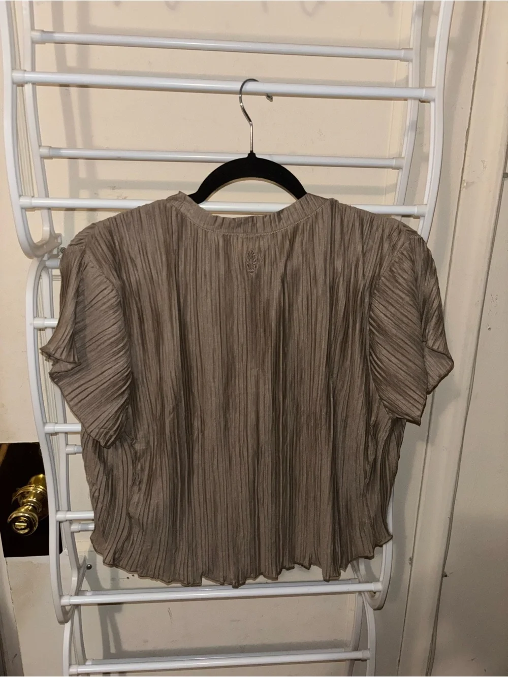 Free People key featuresfabrication