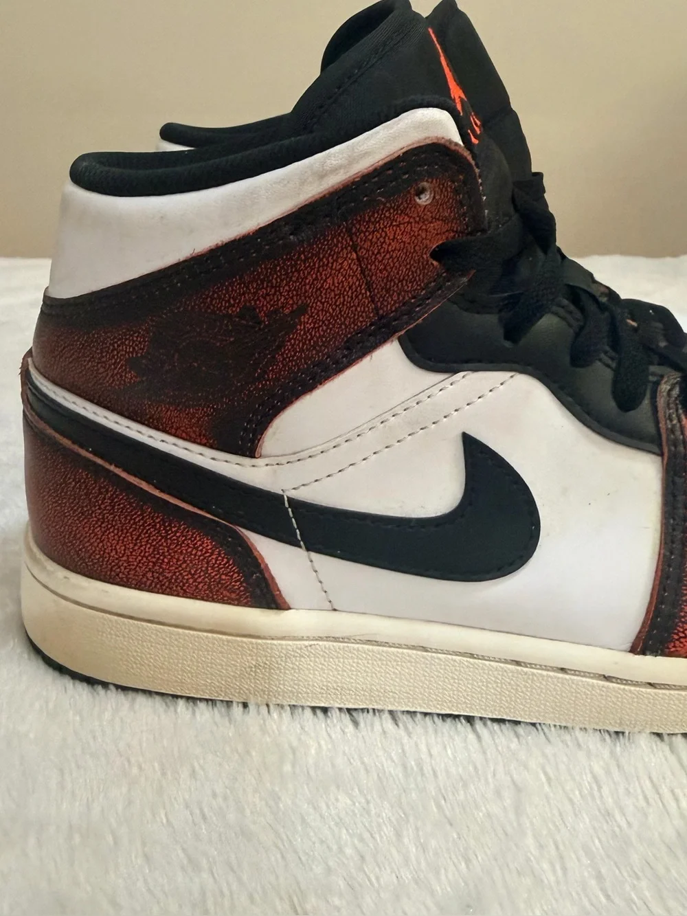 Nike heel hits product