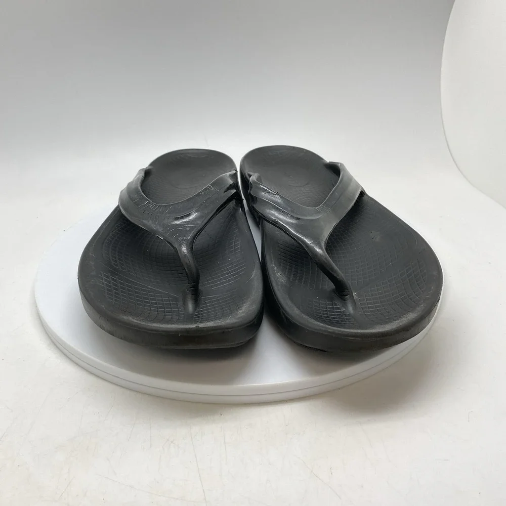 OOFOS size womens