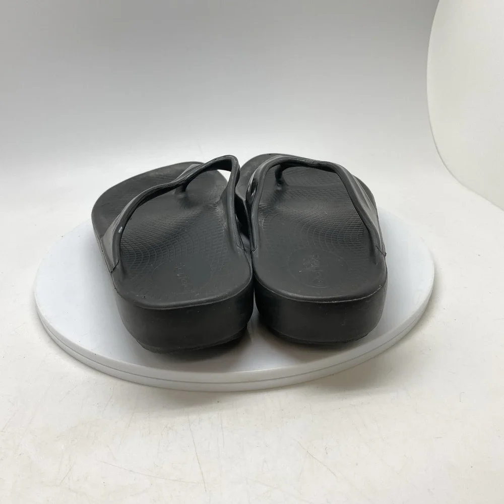 OOFOS size womens
