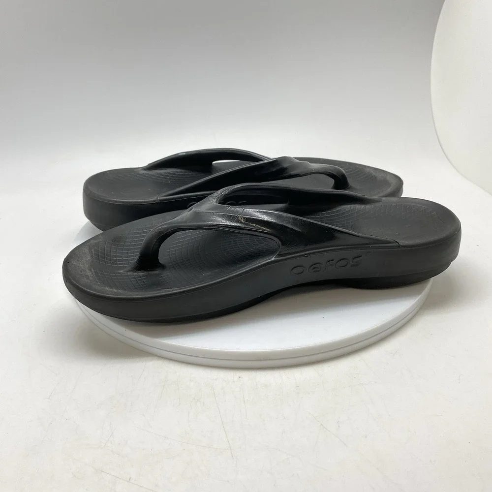 OOFOS size womens