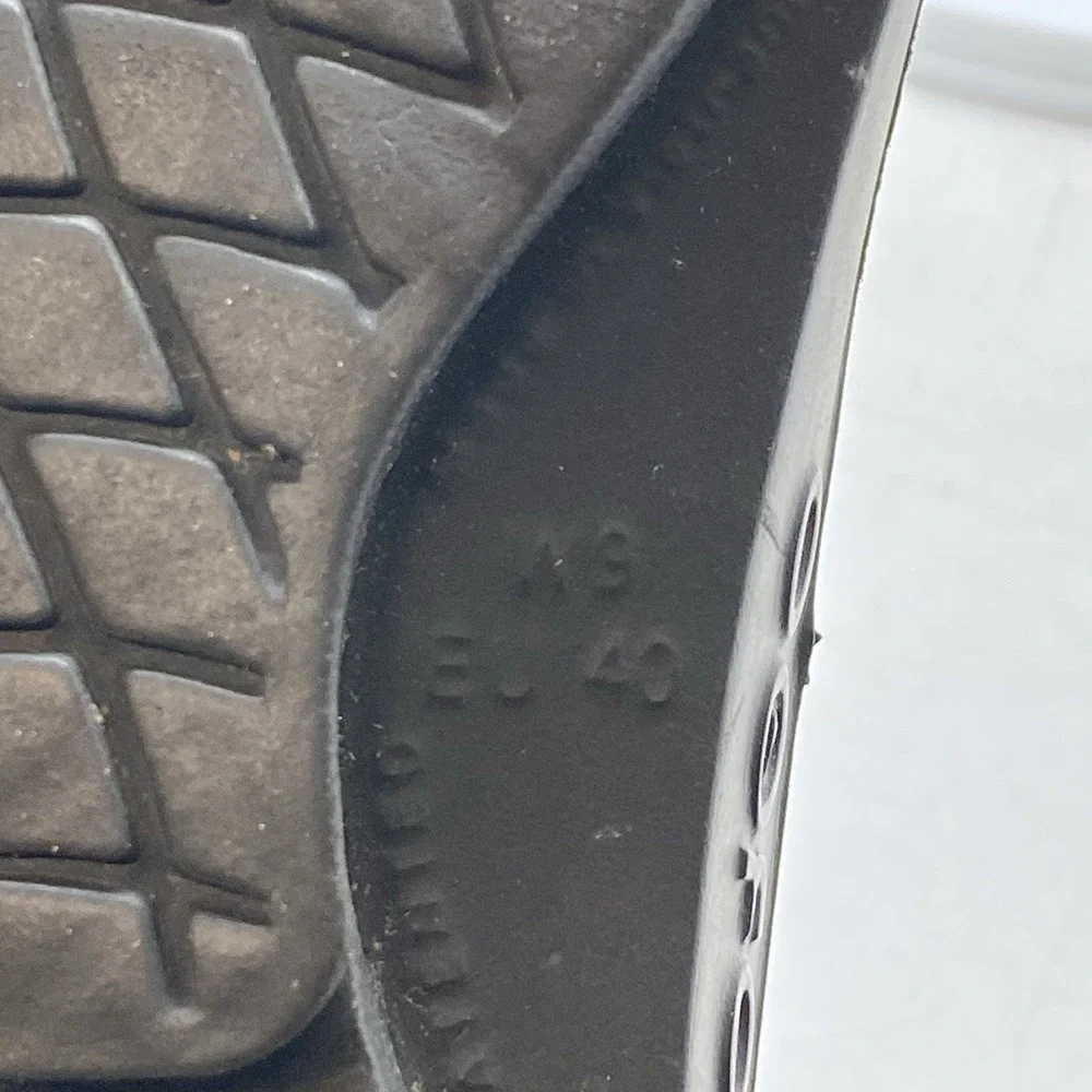 OOFOS size womens