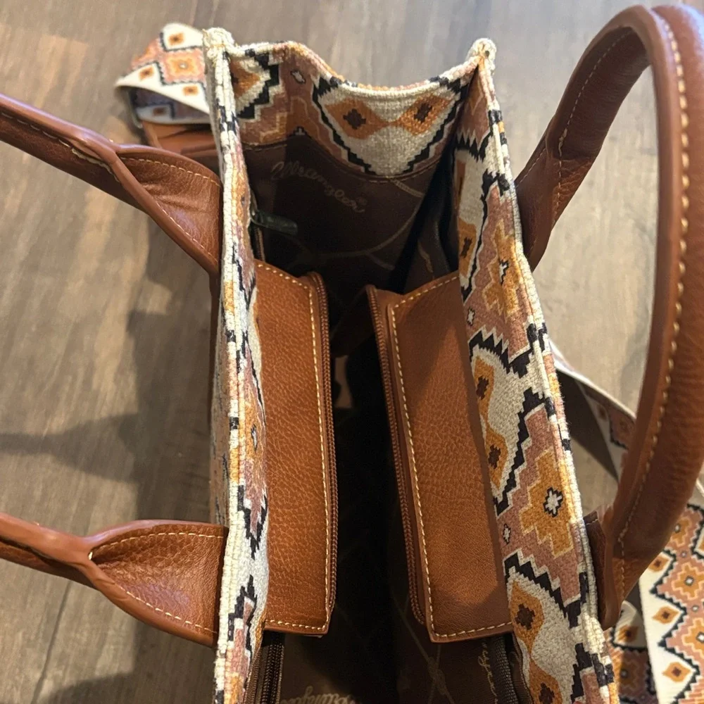 Wrangler chic satchel