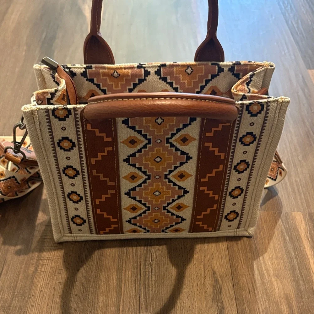 Wrangler chic satchel