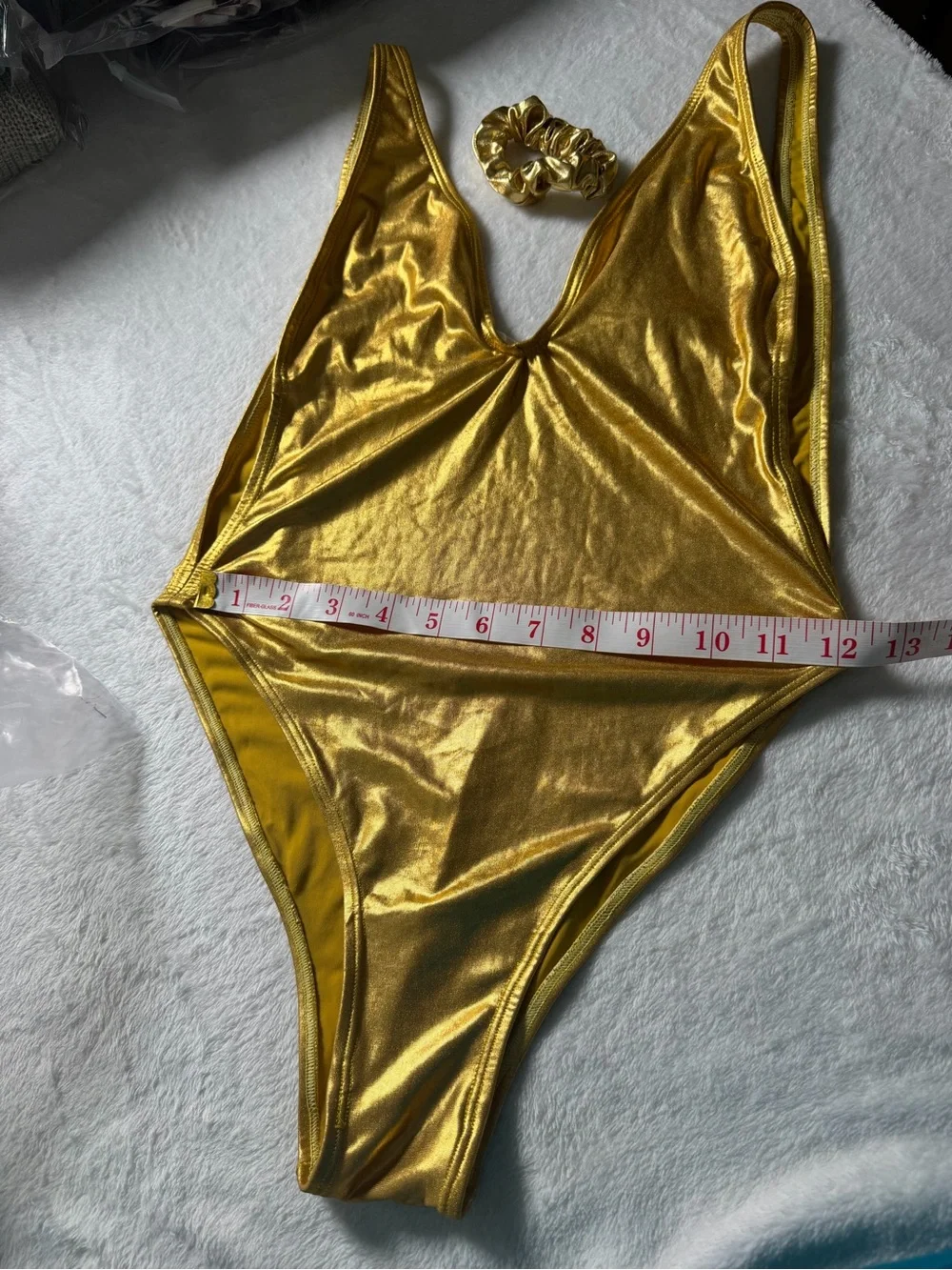 No brand shiny gold
