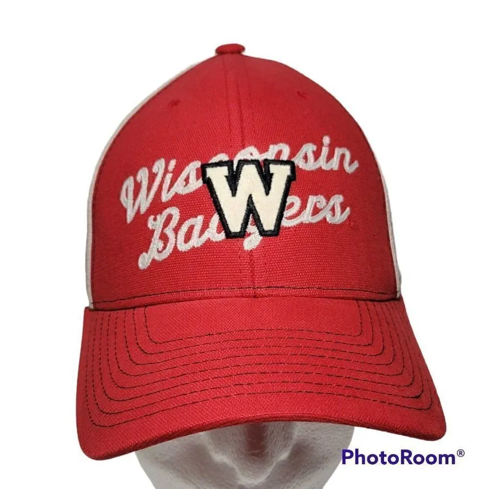 Adidas Wisconsin Badgers Hat Mens S/M‎