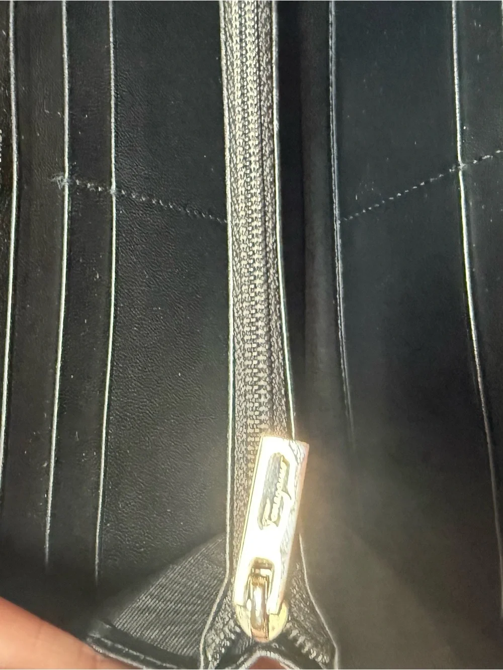 Salvatore Ferragamo compact zip