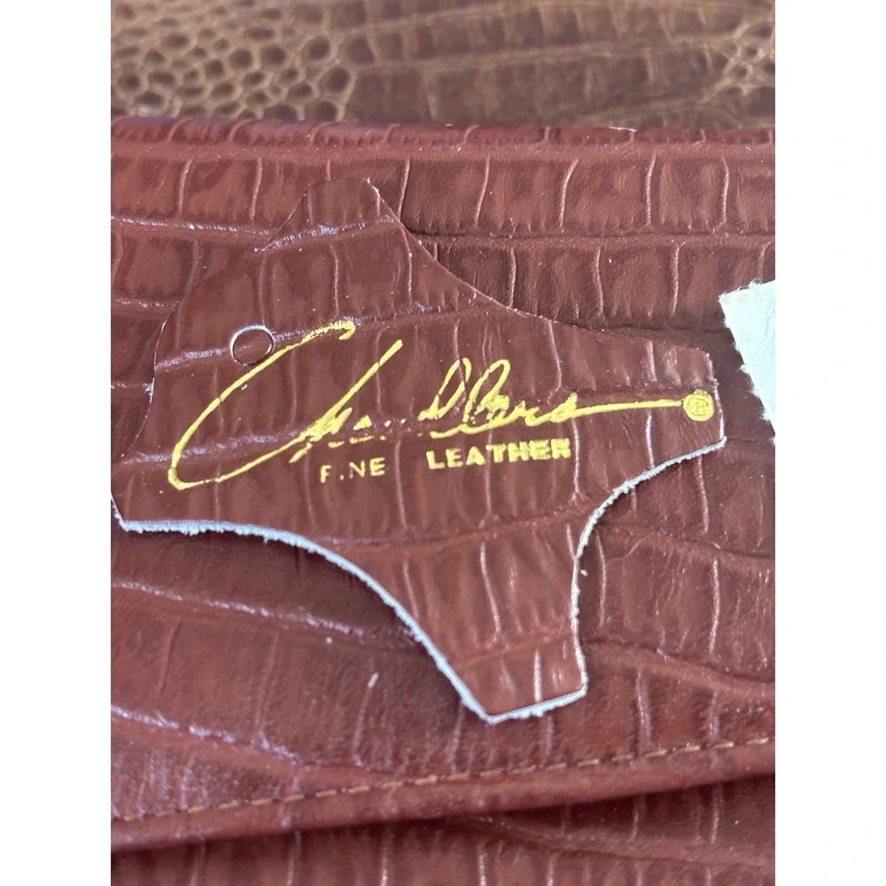 Crocodile clutch red
