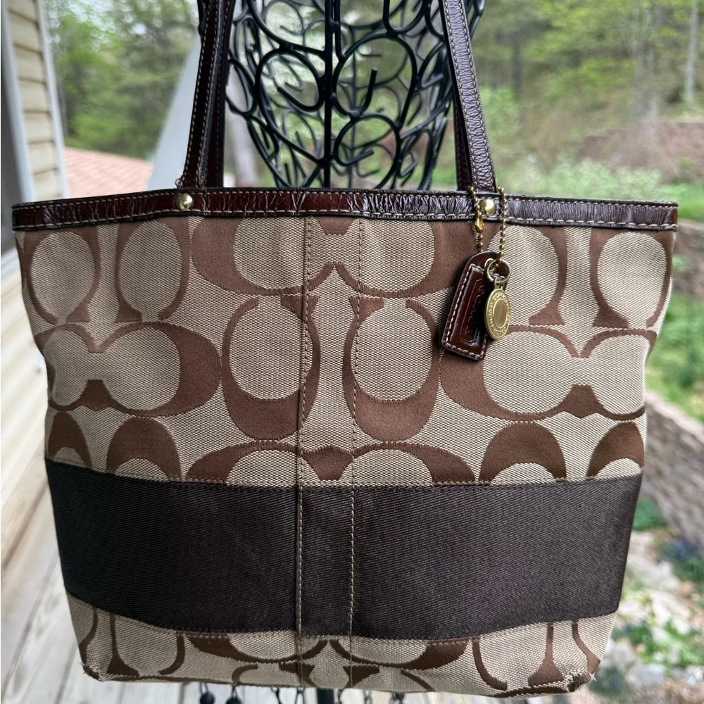 Coach Signature Gallery‎ Tote Brown Tan Jacquard Leather Stripe Bag L0667-10124