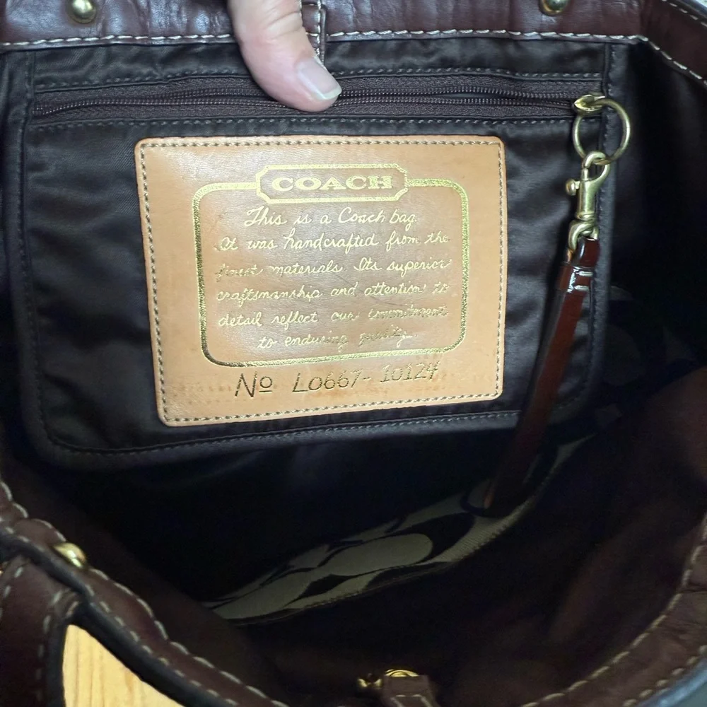Coach signature gallery