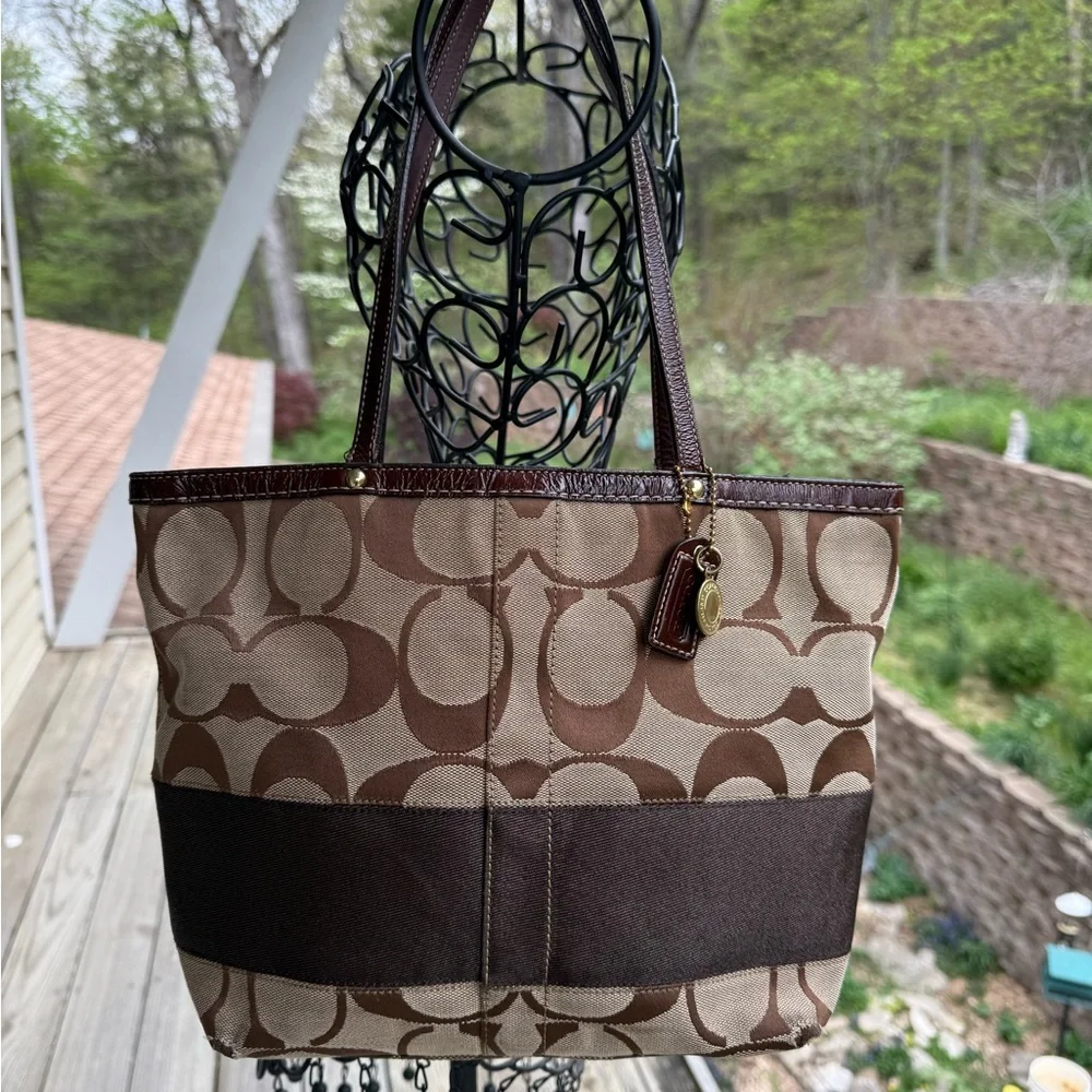 Coach signature gallery