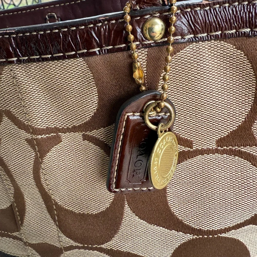 Coach signature gallery