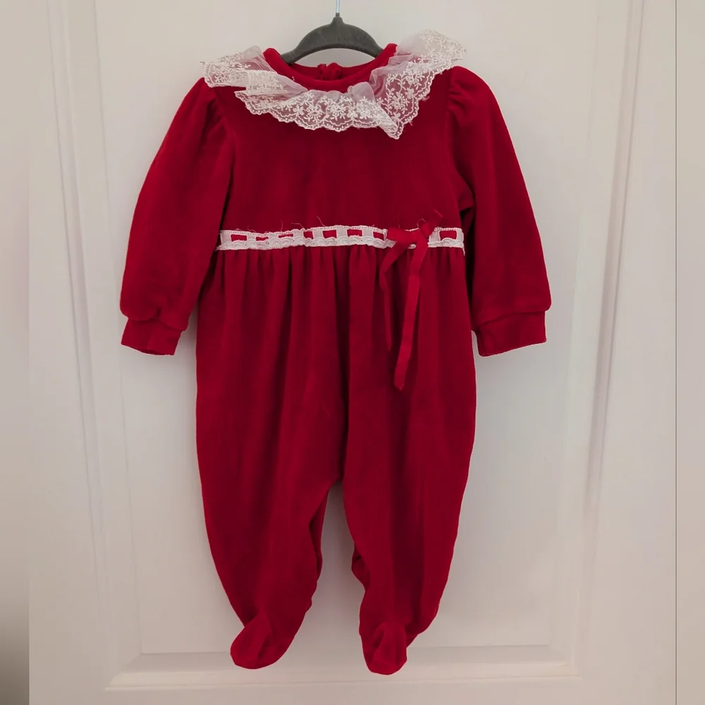 $ Vintage‎ Little Me Red Velour Footie With Lace And Bow Detail