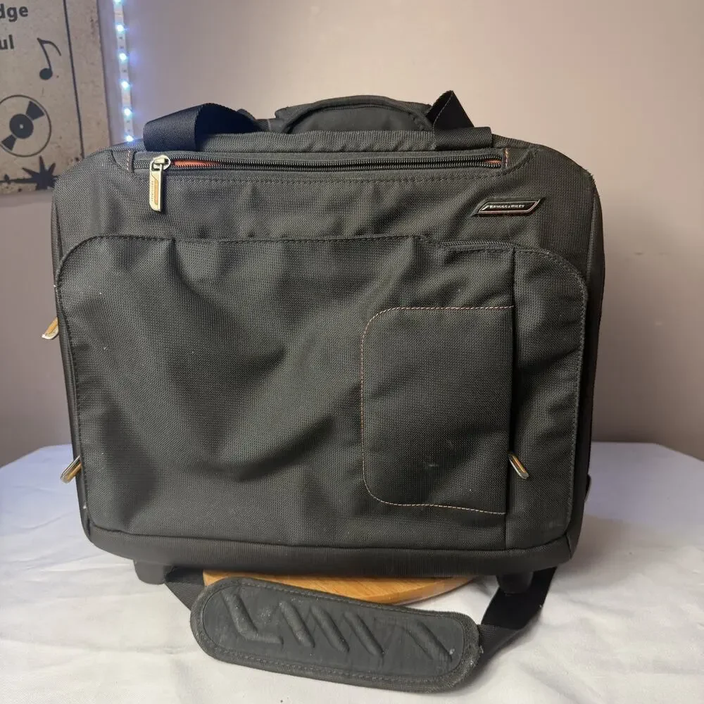 Briggs & Riley Baseline Rolling Carry-On Bag VBR412X Black 15”